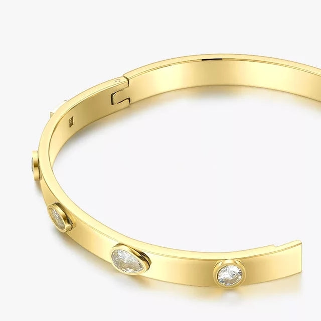 Avery Bangle