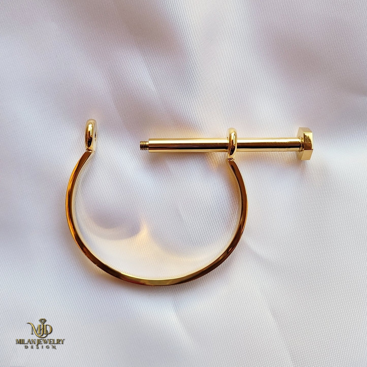 Valencia Screw Bangle