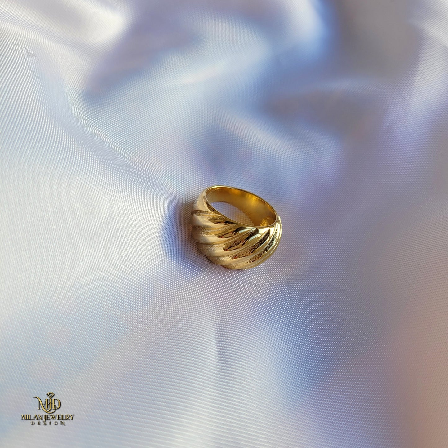 Twirl Ring