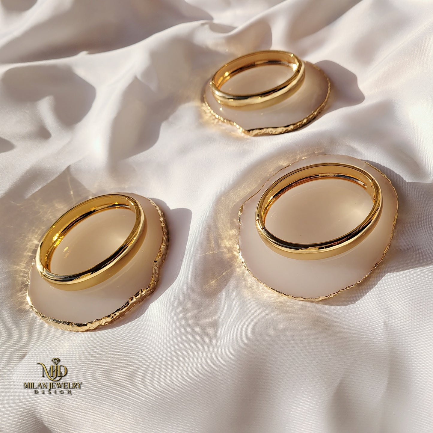 Antonia Wide Bangle Set