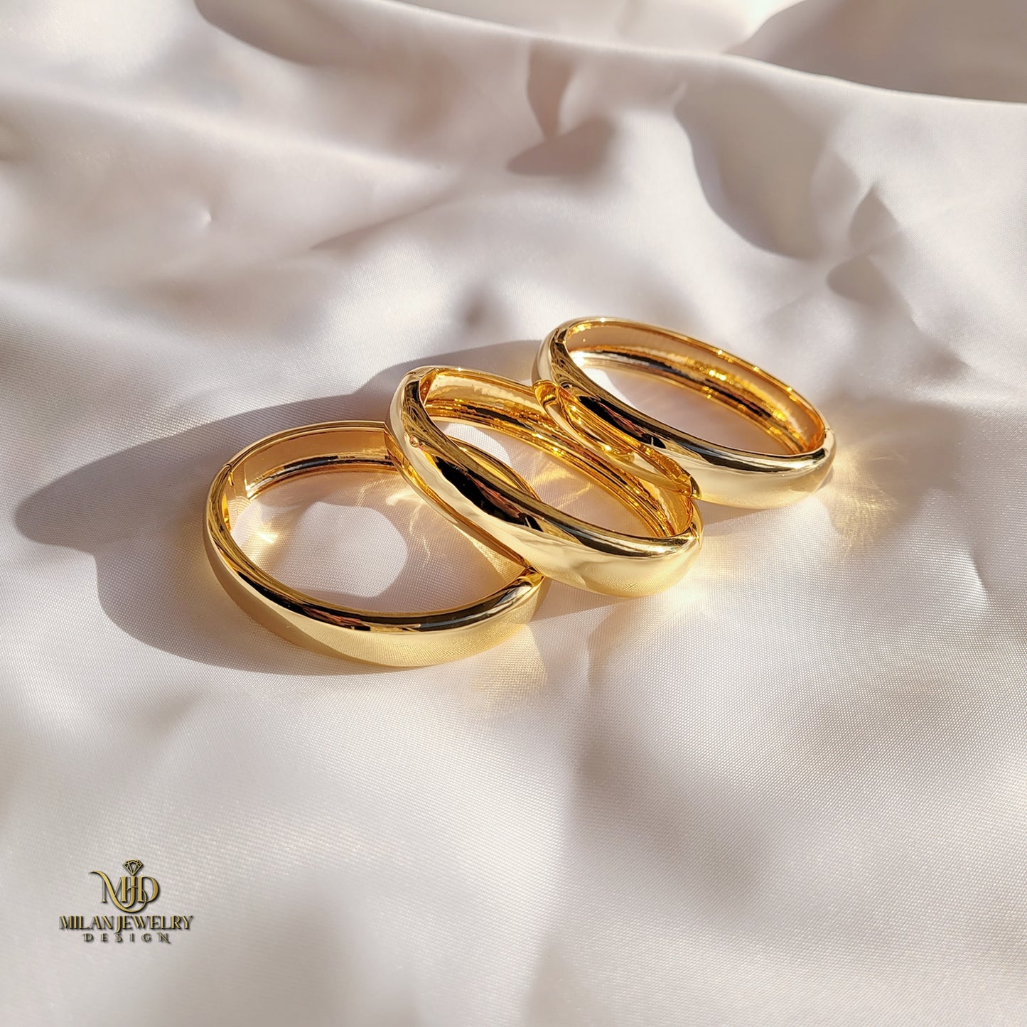 Antonia Wide Bangle Set
