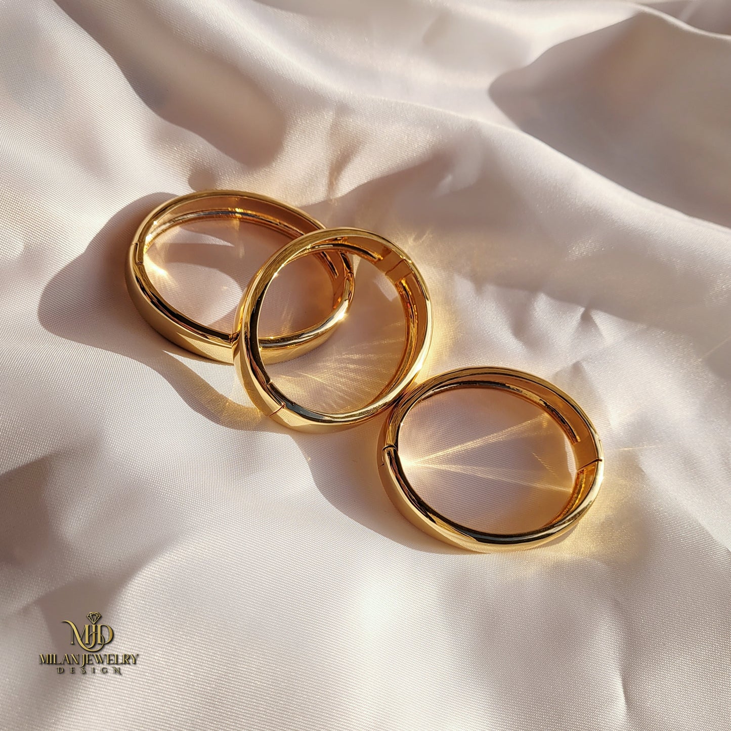Antonia Wide Bangle Set