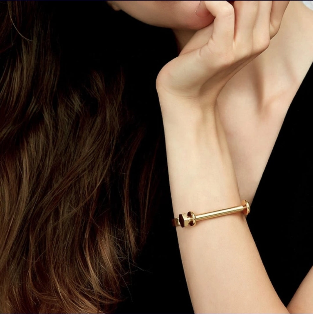 Valencia Screw Bangle